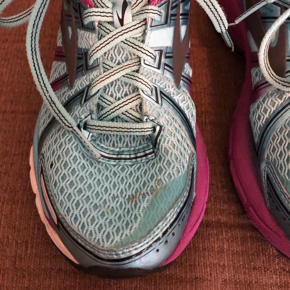 Brooks Adrenaline GTS 17 running shoes, Women’s size 6, GUC - Picture 4 of 9